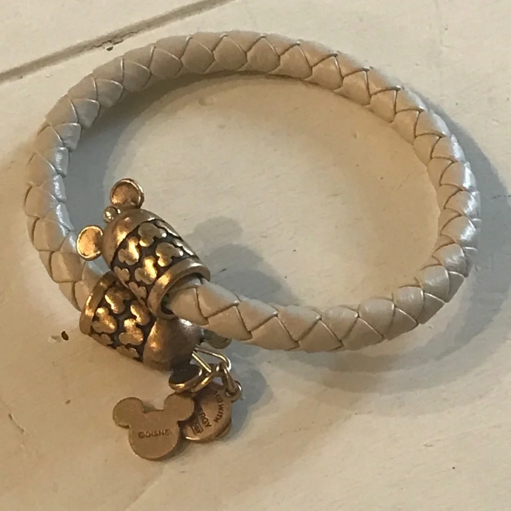 Alex and Ani Disney Stores MICKEY LEATHER WRAP Vintage 66